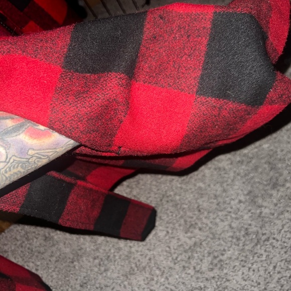 Red and black buffalo wool pea coat lined w/ pockets zippers and tiesEUC size s - Picture 7 of 10